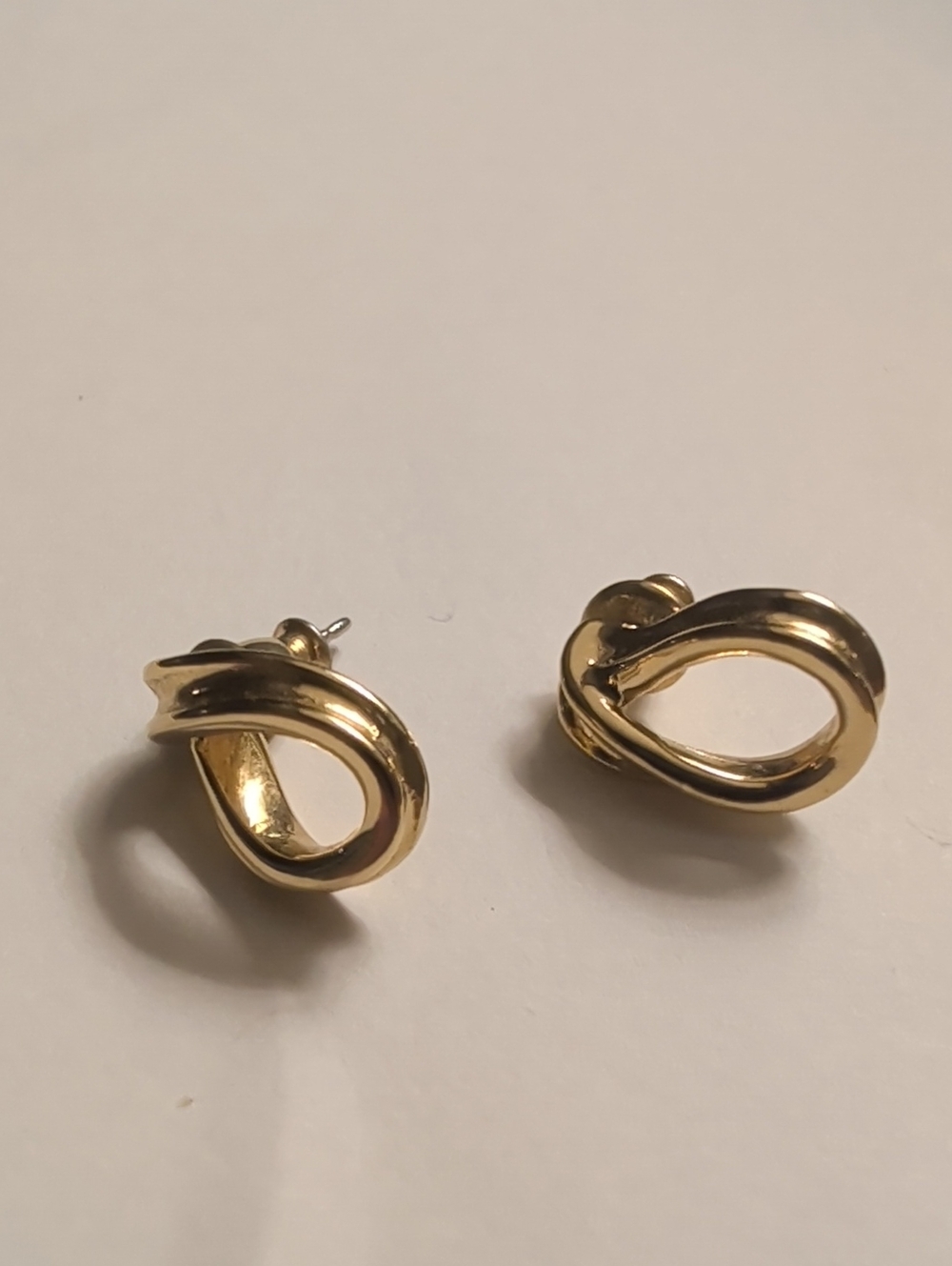 Vintage Earrings Delicate Elegant Goldtone Loop Pierced Minimalist Classic
